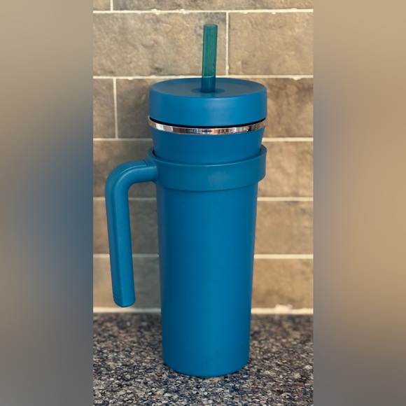 Other - 🆕Thermoflask32 oz. Blue Tumbler with Straw- NWOT